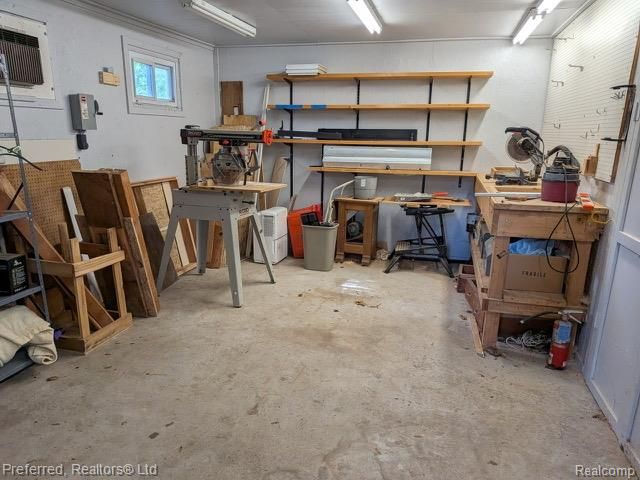 15625 Surrey Street, Livonia, MI 48154