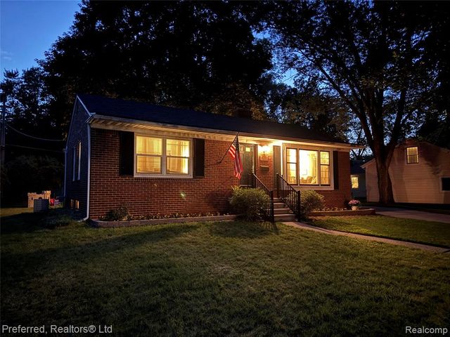 15625 Surrey Street, Livonia, MI 48154