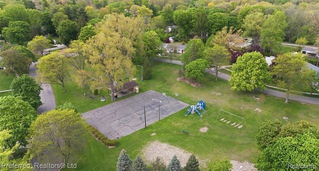 15625 Surrey Street, Livonia, MI 48154