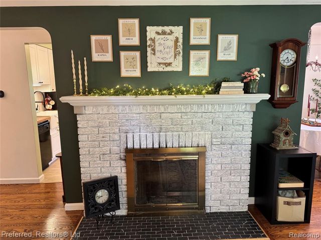 15625 Surrey Street, Livonia, MI 48154