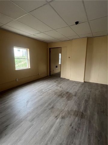 213 Crest Ave, Charleroi Boro, PA 15022