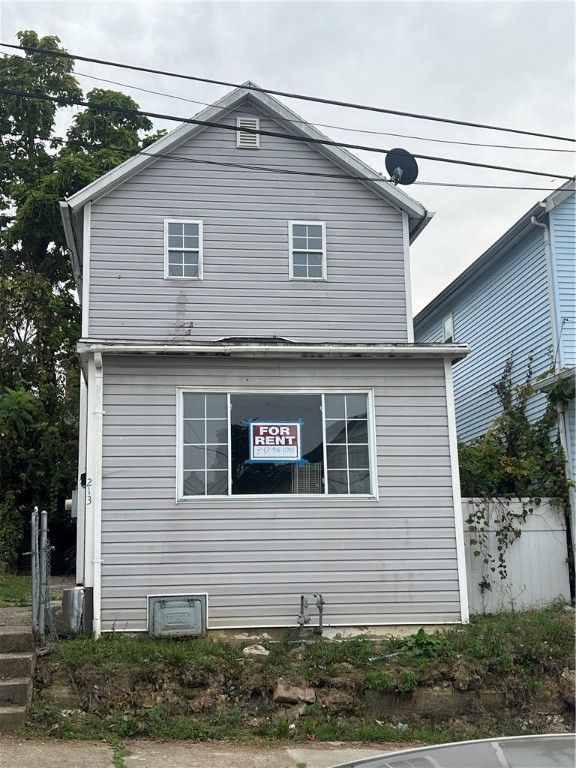 213 Crest Ave, Charleroi Boro, PA 15022