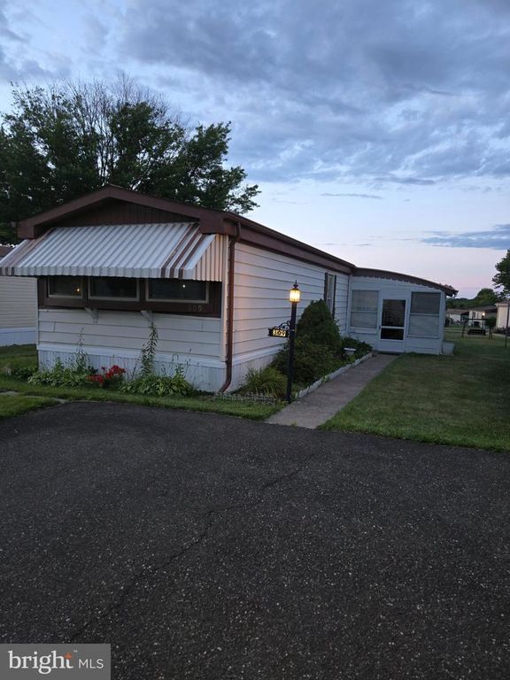 309 MEADOW CT, North Wales, PA 19454