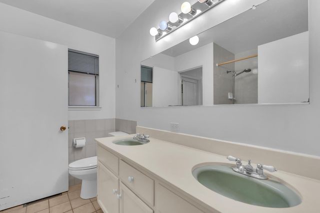 6805 N Backer, Fresno, CA 93710