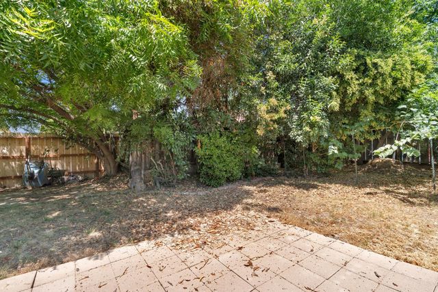 6805 N Backer, Fresno, CA 93710