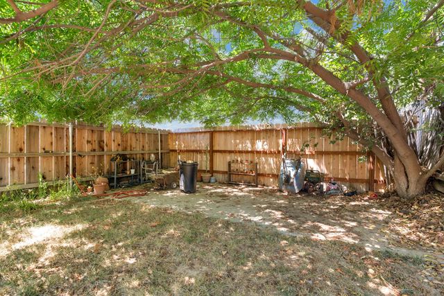 6805 N Backer, Fresno, CA 93710