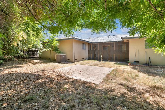 6805 N Backer, Fresno, CA 93710