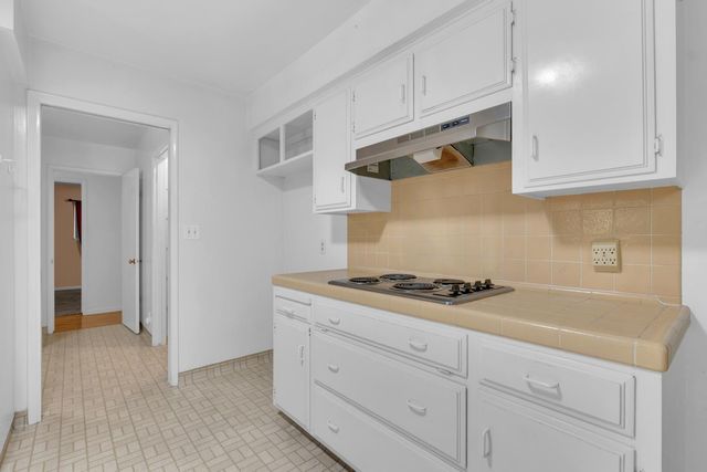 6805 N Backer, Fresno, CA 93710