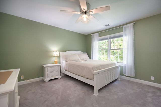 20 CARILLON CT, Wilmington, DE 19803