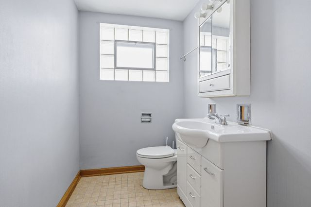 7023 29th Place, Berwyn, IL 60402