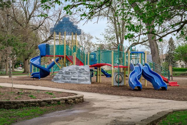 7023 29th Place, Berwyn, IL 60402