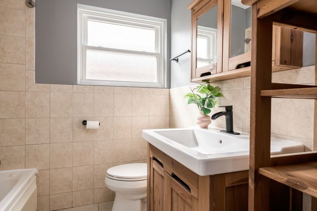 7023 29th Place, Berwyn, IL 60402