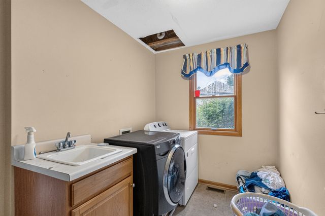 12735 Vestas Place, Belvidere, IL 61008