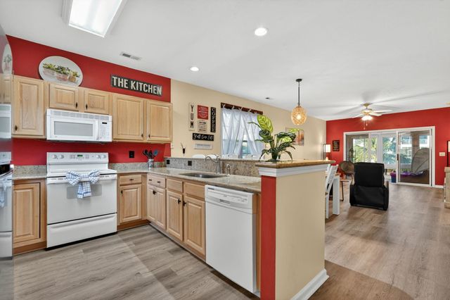 901 W Port Dr Unit 204, North Myrtle Beach, SC 29582