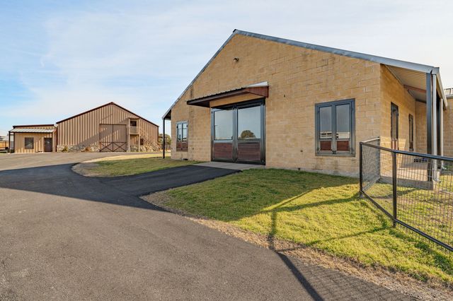 221 Silver Spur, Weatherford, TX 76087