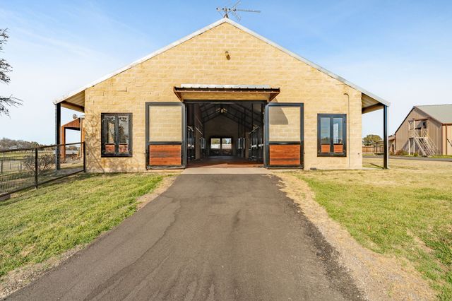 221 Silver Spur, Weatherford, TX 76087