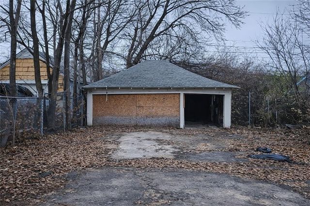 1816 E 75th Terrace, Kansas City, MO 64132