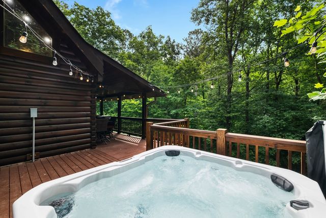 35 Noel Court, Ellijay, GA 30540