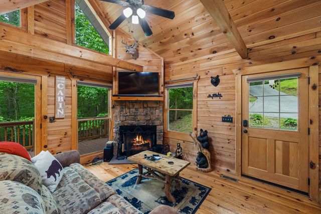 35 Noel Court, Ellijay, GA 30540