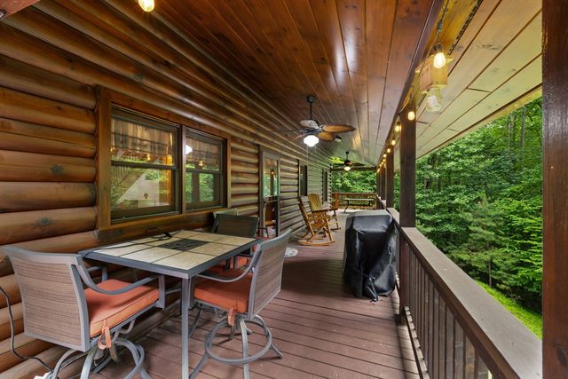 35 Noel Court, Ellijay, GA 30540