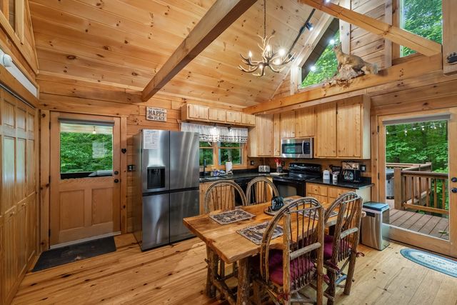 35 Noel Court, Ellijay, GA 30540
