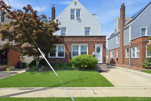 547 N 11th Street, New Hyde Park, NY 11040
