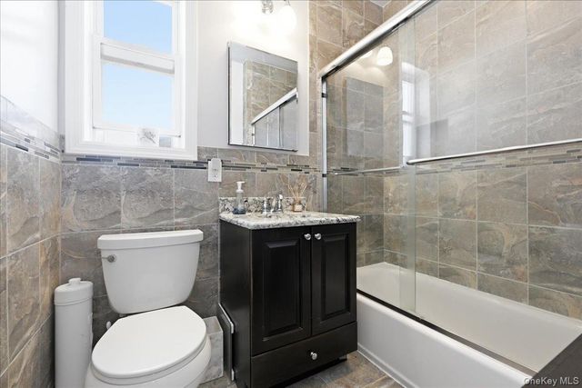 547 N 11th Street, New Hyde Park, NY 11040