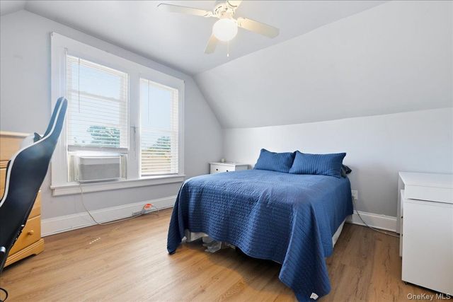 547 N 11th Street, New Hyde Park, NY 11040