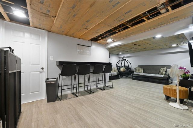 547 N 11th Street, New Hyde Park, NY 11040
