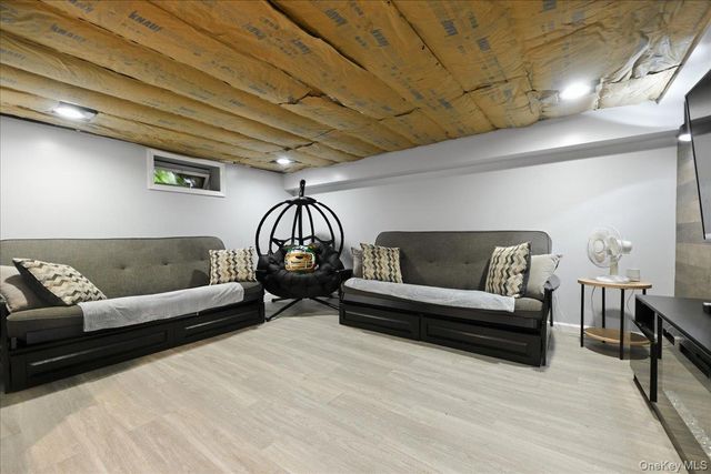 547 N 11th Street, New Hyde Park, NY 11040