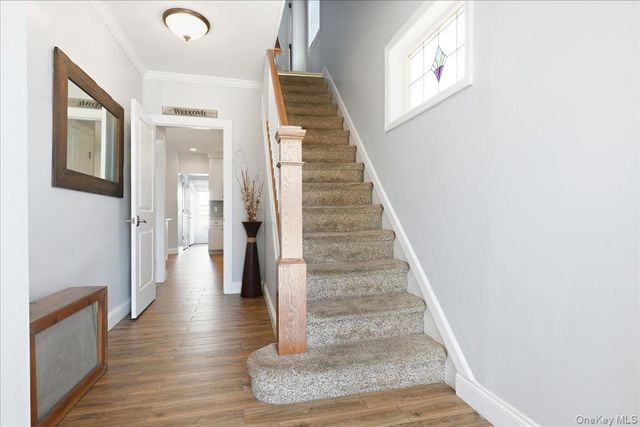547 N 11th Street, New Hyde Park, NY 11040