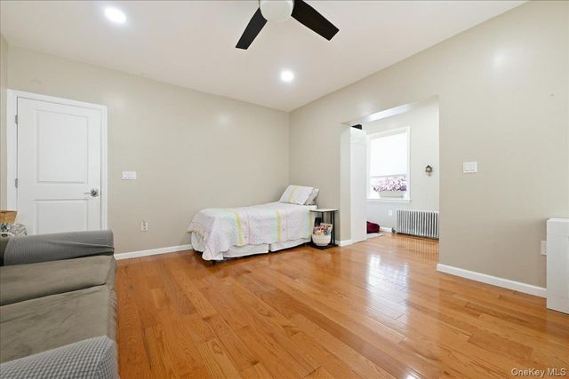 547 N 11th Street, New Hyde Park, NY 11040