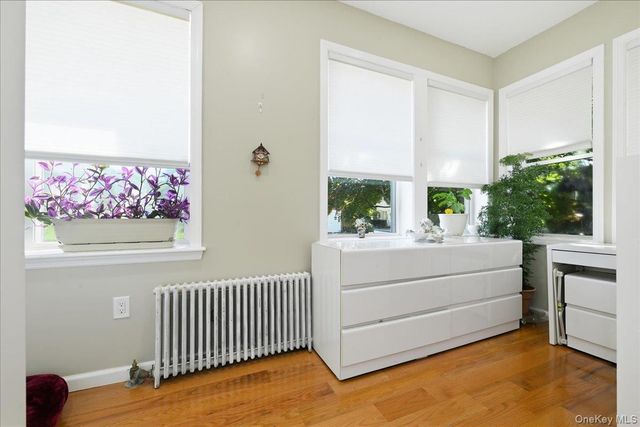 547 N 11th Street, New Hyde Park, NY 11040