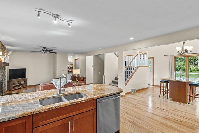 5591 Huntingwood Way, Waunakee, WI 53597