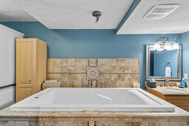 5591 Huntingwood Way, Waunakee, WI 53597