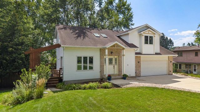 5591 Huntingwood Way, Waunakee, WI 53597