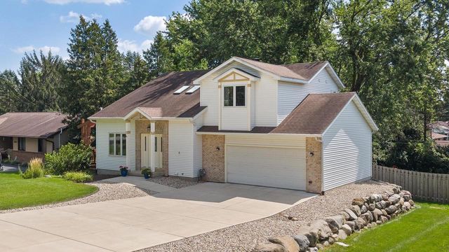 5591 Huntingwood Way, Waunakee, WI 53597