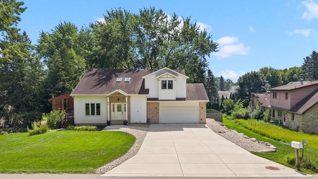 5591 Huntingwood Way, Waunakee, WI 53597