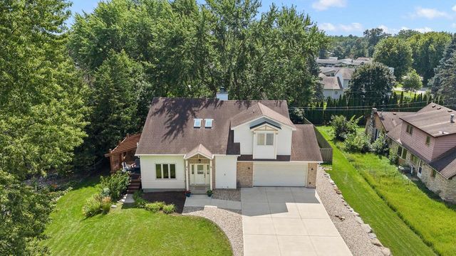 5591 Huntingwood Way, Waunakee, WI 53597