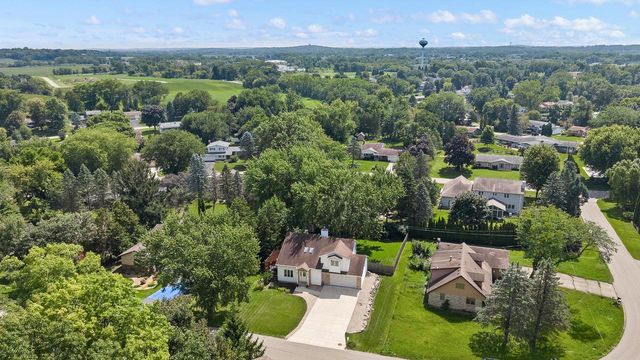 5591 Huntingwood Way, Waunakee, WI 53597