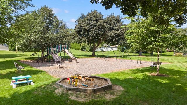 5591 Huntingwood Way, Waunakee, WI 53597