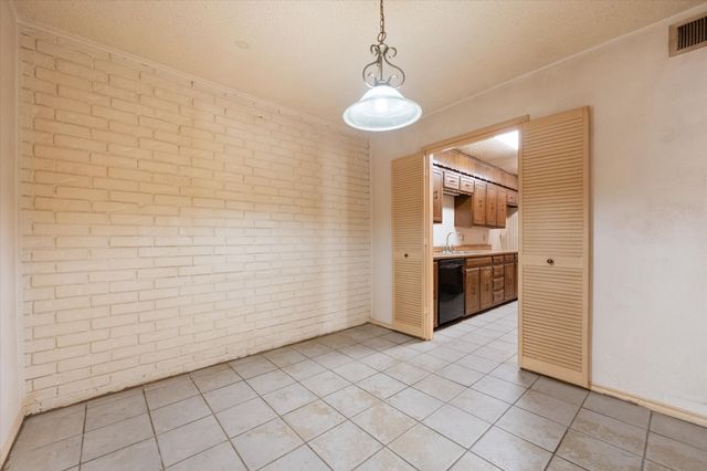 2229 Seville Court, Dalworthington Gardens, TX 76013