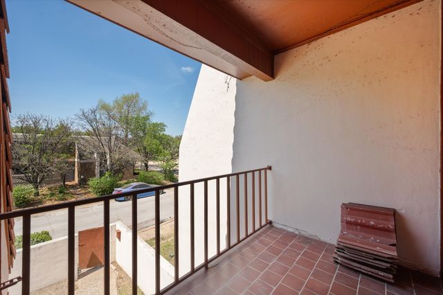 2229 Seville Court, Dalworthington Gardens, TX 76013