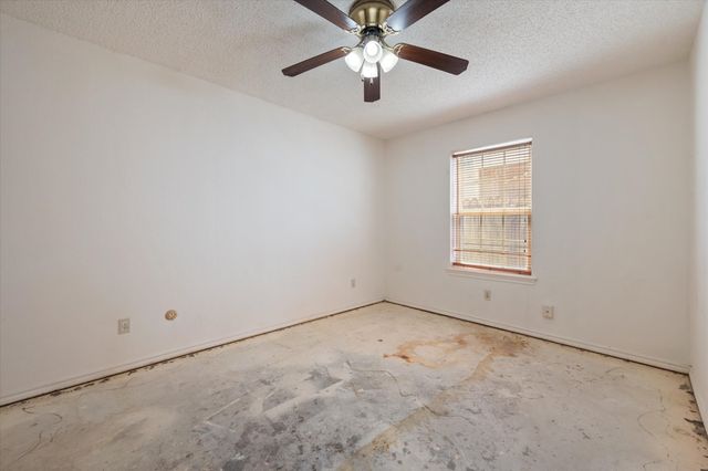 2229 Seville Court, Dalworthington Gardens, TX 76013