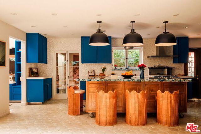 3359 Bennett Drive, Los Angeles, CA 90068