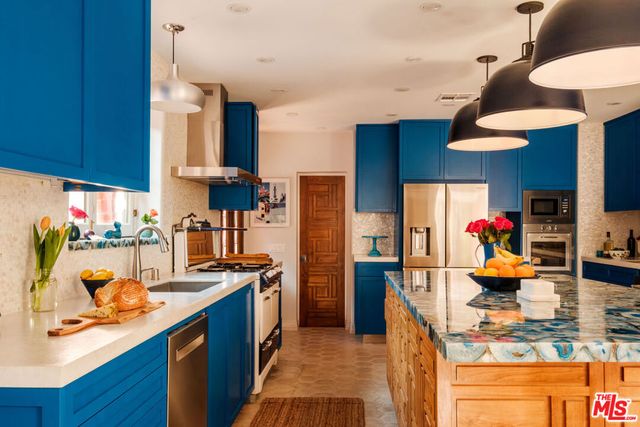 3359 Bennett Drive, Los Angeles, CA 90068
