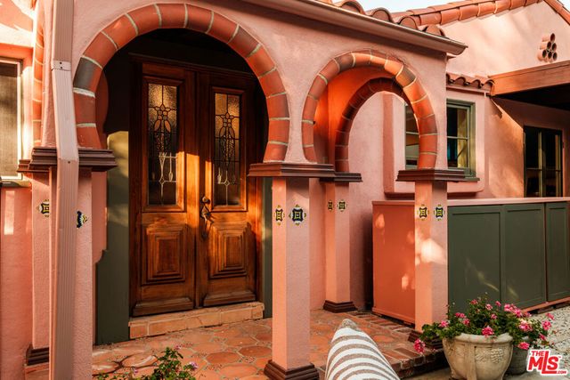 3359 Bennett Drive, Los Angeles, CA 90068