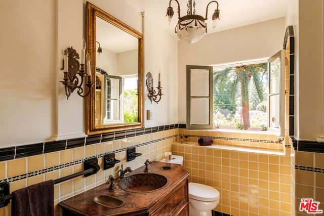 3359 Bennett Drive, Los Angeles, CA 90068