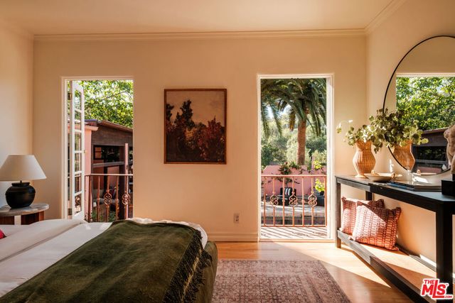 3359 Bennett Drive, Los Angeles, CA 90068