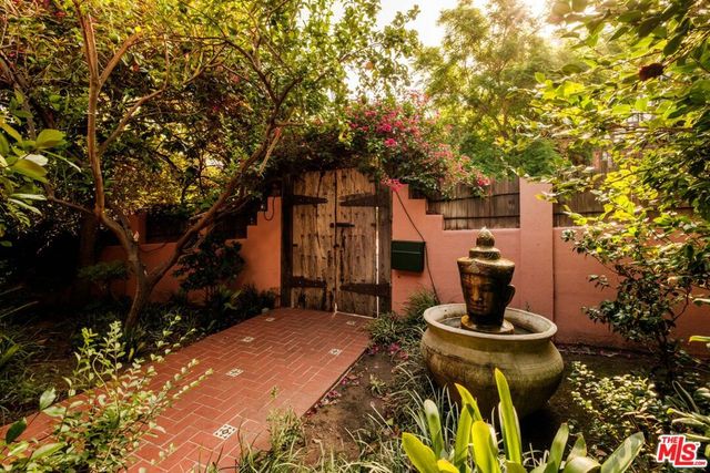 3359 Bennett Drive, Los Angeles, CA 90068